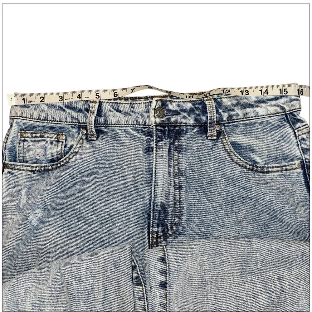 RSQ Women’s Distressed Wide Leg Jeans Light Wash Denim Size 32x31 Y2K Baggy - Picture 4 of 6
